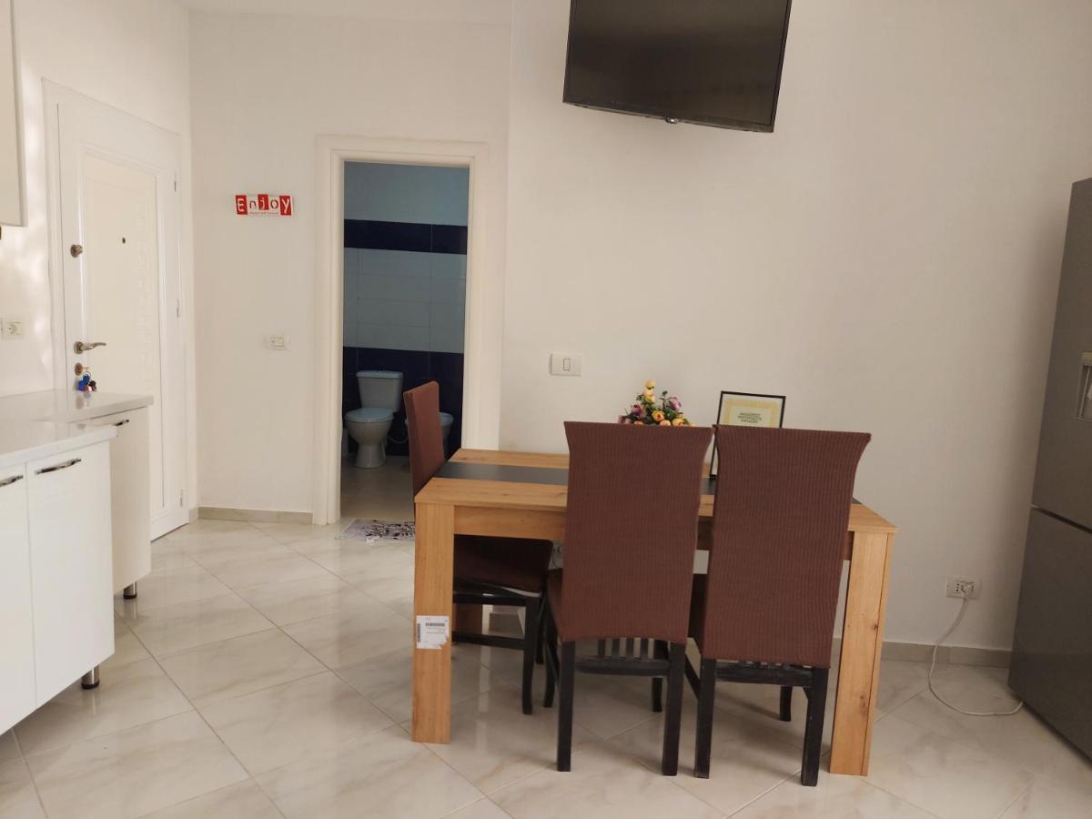 Bral Apartment 7 - Two-Bedroom With Seaview Дуррес Екстер'єр фото
