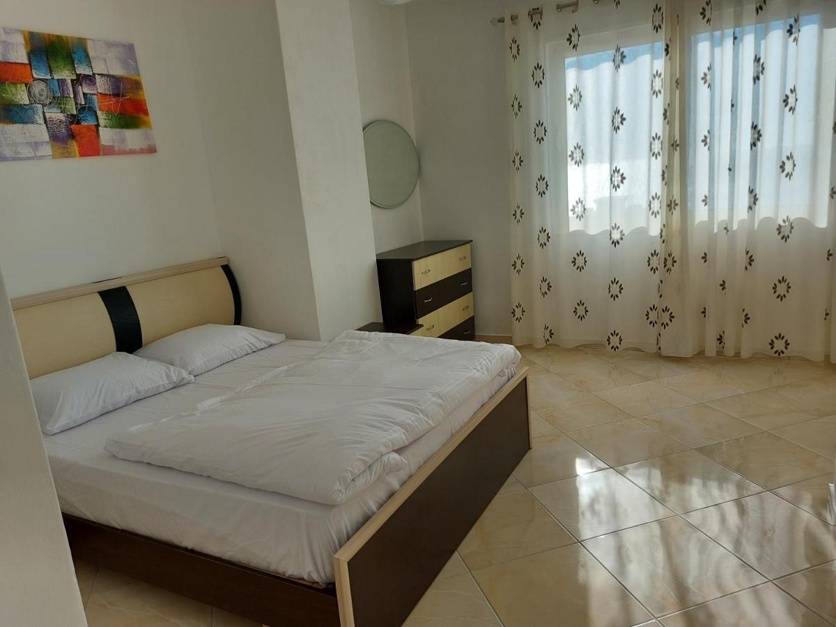 Bral Apartment 7 - Two-Bedroom With Seaview Дуррес Екстер'єр фото