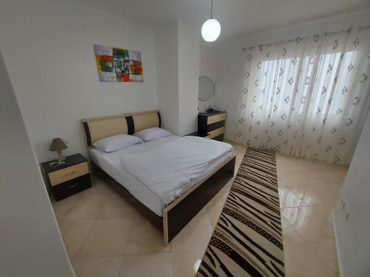 Bral Apartment 7 - Two-Bedroom With Seaview Дуррес Екстер'єр фото
